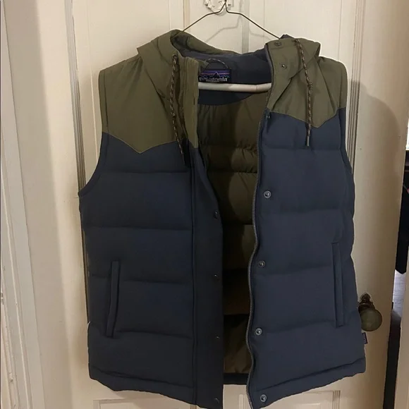 Patagonia bivy down vest with hood. Size large, blue and green. - Picture 5 of 10